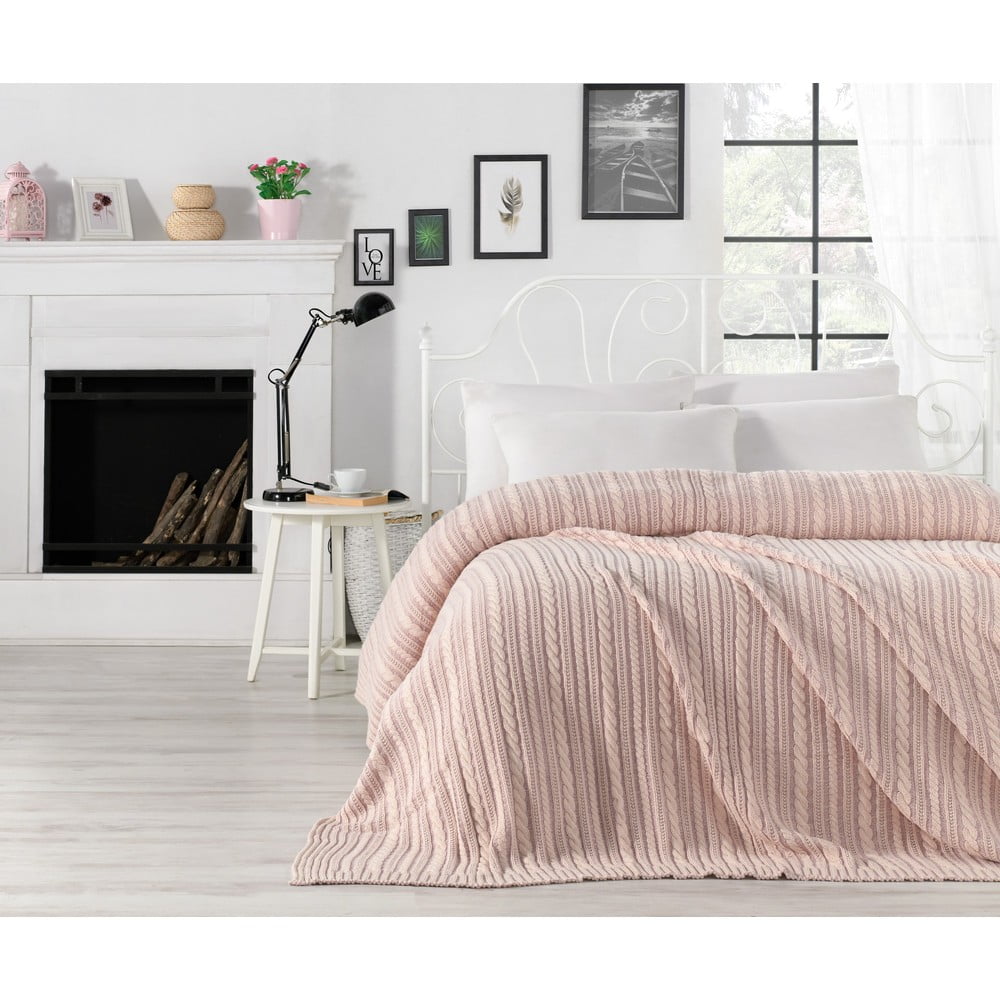 Svetloružová prikrývka cez posteľ Camila 220 x 240 cm