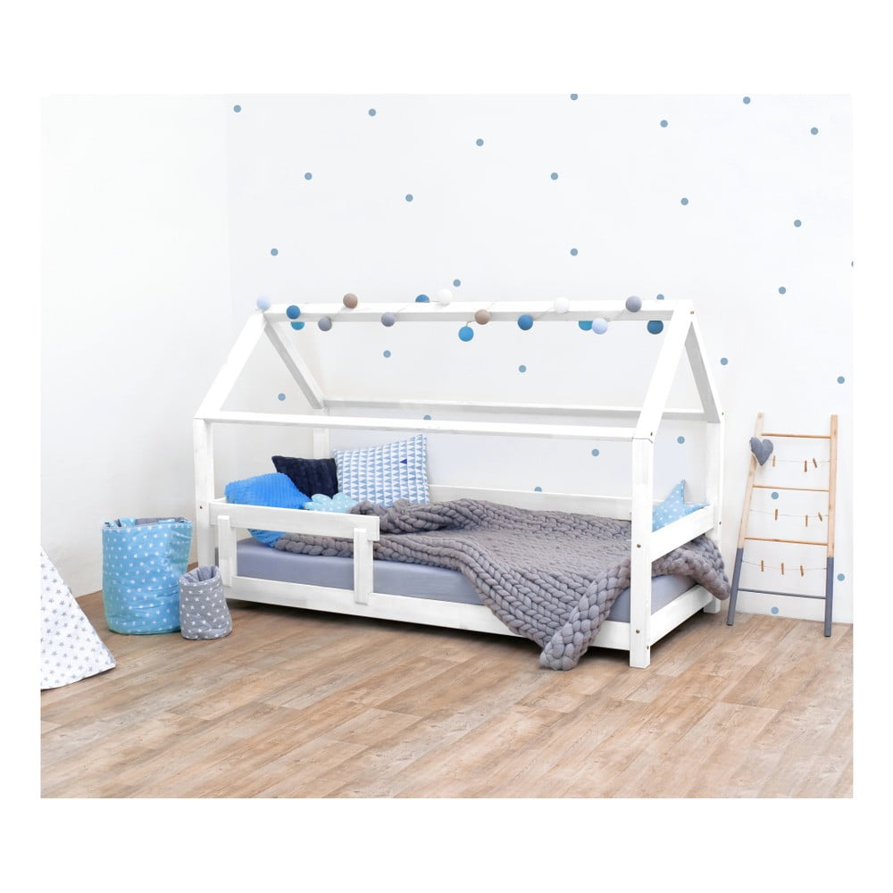 Biela detská posteľ s bočnicami zo smrekového dreva Benlemi Tery 80 × 180 cm