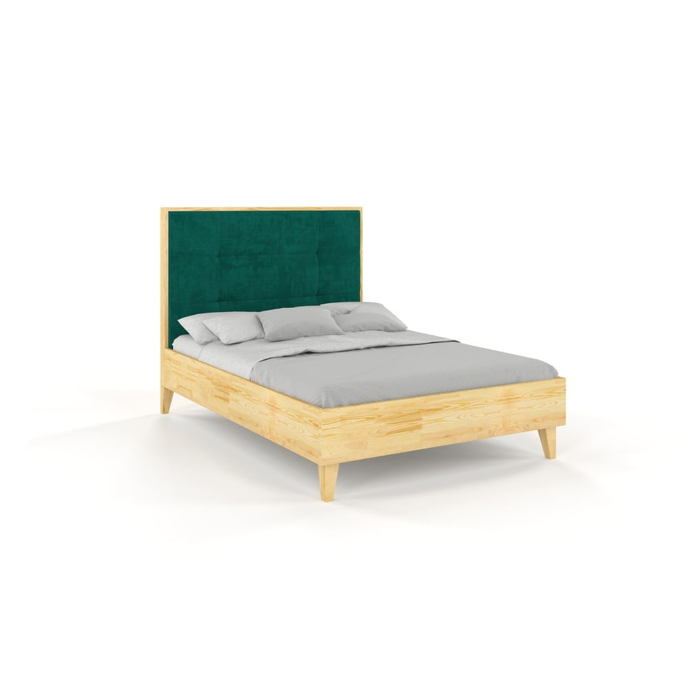 Dvojlôžková posteľ z borovicového dreva Skandica Frida 140 x 200 cm