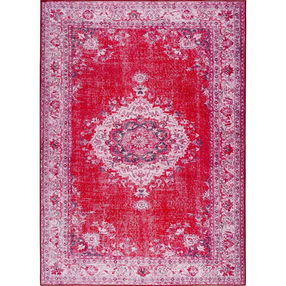 Červený koberec Universal Persia Red Bright 140 x 200 cm