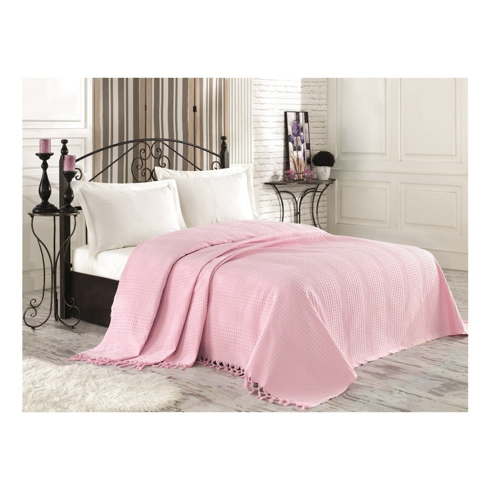 Ružový bavlnený pléd cez posteľ na dvojlôžko Clemence 220 × 240 cm